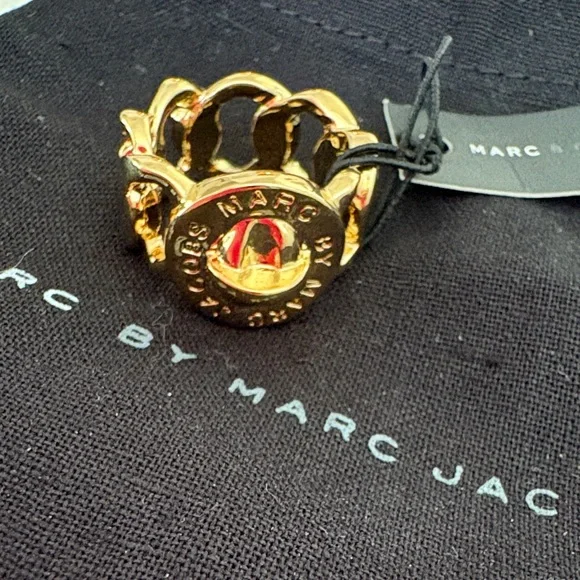 Marc by Marc Jacobs Gold Statement Ring - Picture 1 of 4